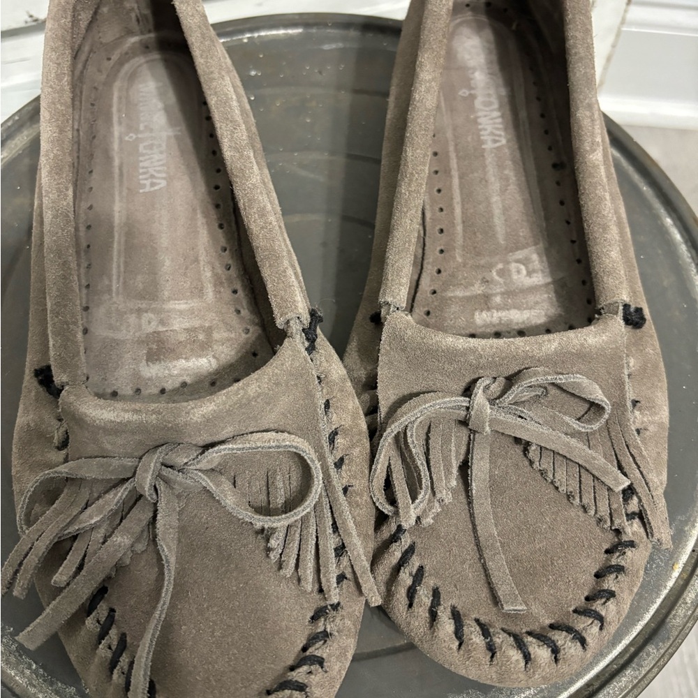 Minnetonka Gray moccasins, size 8.5, women’s